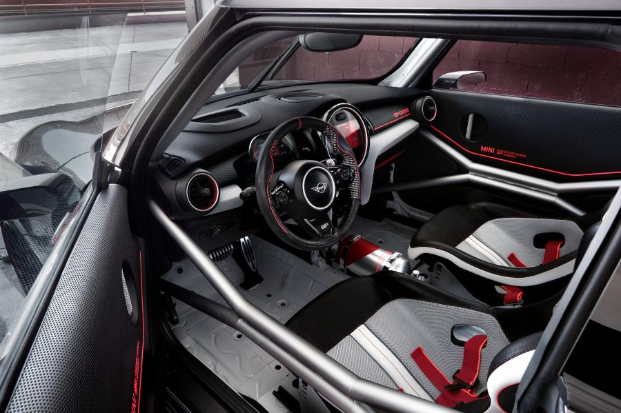 Интерьер Mini John Cooper Works GP Concept (F56) 2017 года  (фото 16 из 63)